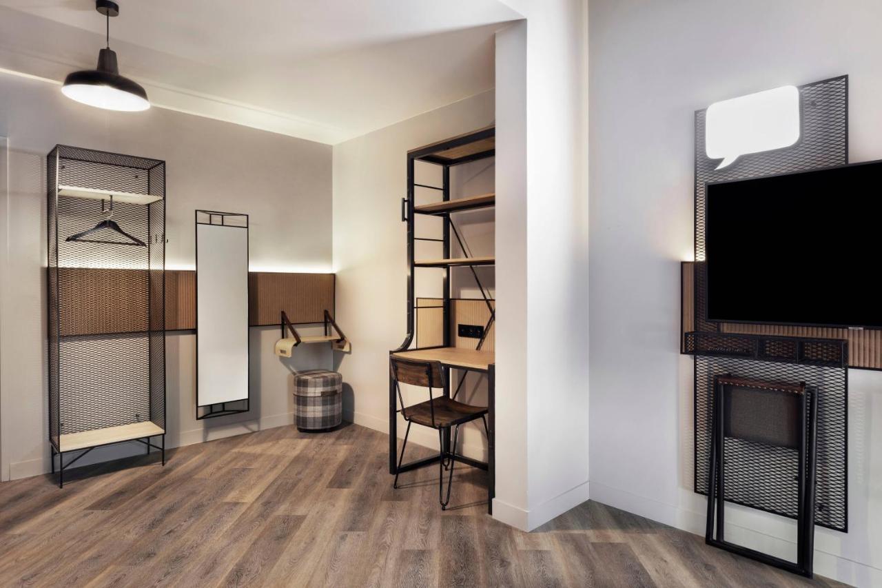 Moxy Lille City Exteriör bild