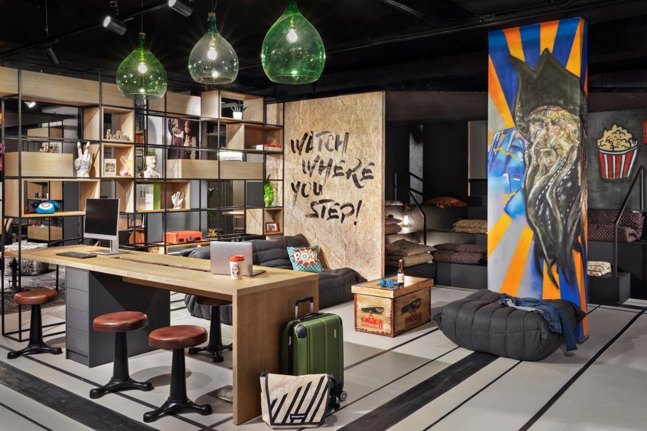 Moxy Lille City Exteriör bild
